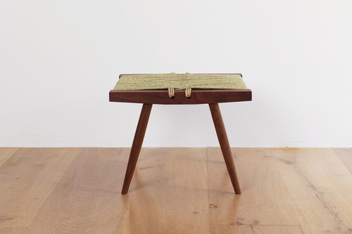 Grass Seated Stool / Sakura Seisakusho | BUILDING