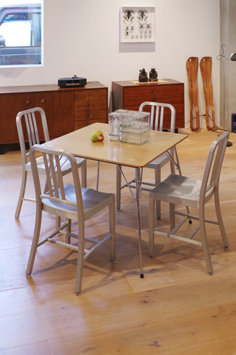 Herman Miller イームズ DTM-2 テーブル vitra DTM-2 / Herman Miller, Vitra | BUILDING