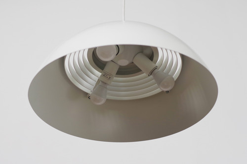 AJ Royal 370 / Louis Poulsen | BUILDING
