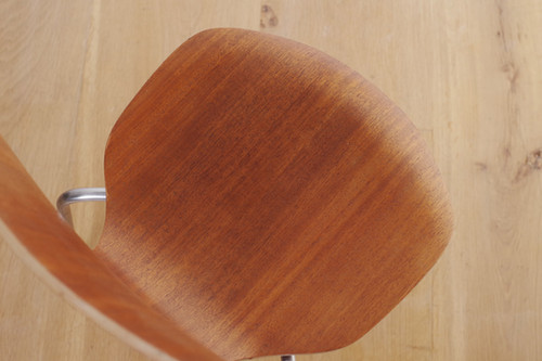 Children's T Chair - model 3123 / Fritz Hansen | BUILDING
