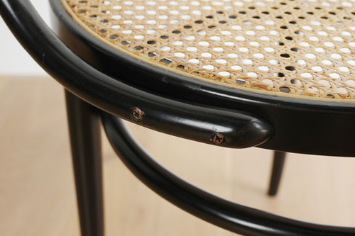 209 Arm Chair / Thonet | BUILDING