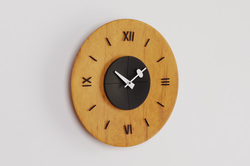 Clock #4758 / Howard Miller | BUILDING
