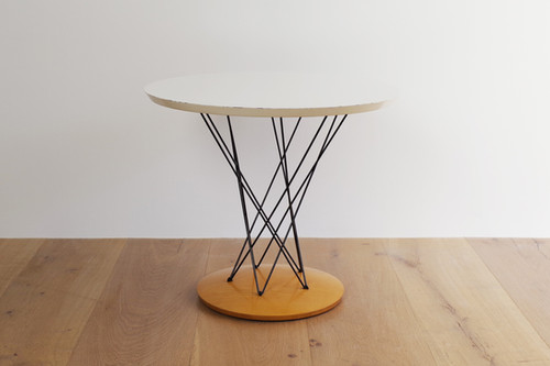Child's Cyclone Table / Modernica | BUILDING
