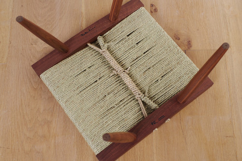 Grass Seated Stool / Sakura Seisakusho | BUILDING
