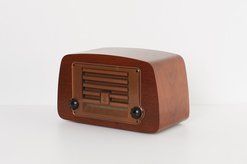 Radio model 588A / Emerson Radio Corporation | BUILDING