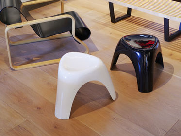 Yanagi Stool / Habitat