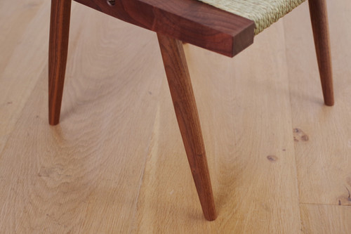Grass Seated Stool / Sakura Seisakusho | BUILDING