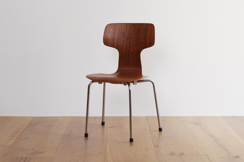 Children's T Chair - model 3123 / Fritz Hansen | BUILDING