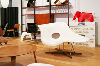 Vitra ヴィトラ ミニチュアLa Chaiseラシェーズ イームズ木箱なし Miniature Charles & Ray Eames La Chaise produced by Vitra