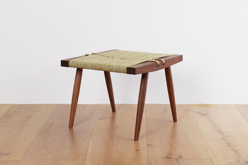 Grass Seated Stool / Sakura Seisakusho | BUILDING