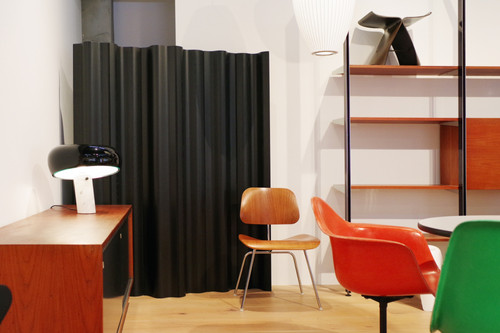 Eames Plywood Folding Screen / Herman Miller | BUILDING