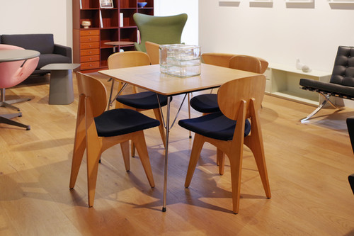 Herman Miller イームズ DTM-2 テーブル vitra DTM-2 / Herman Miller, Vitra | BUILDING
