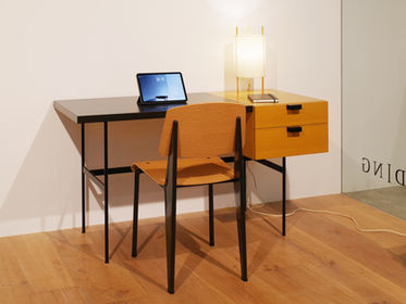 F031 Desk / Metrocs