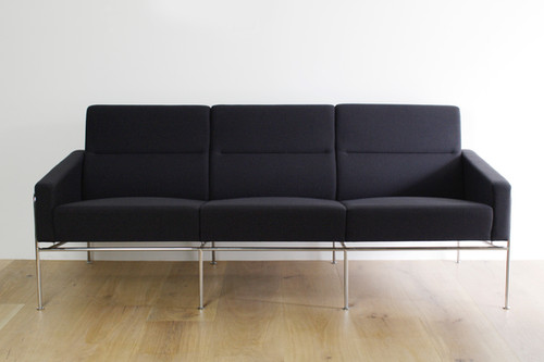 Series 3300 / Fritz Hansen | BUILDING