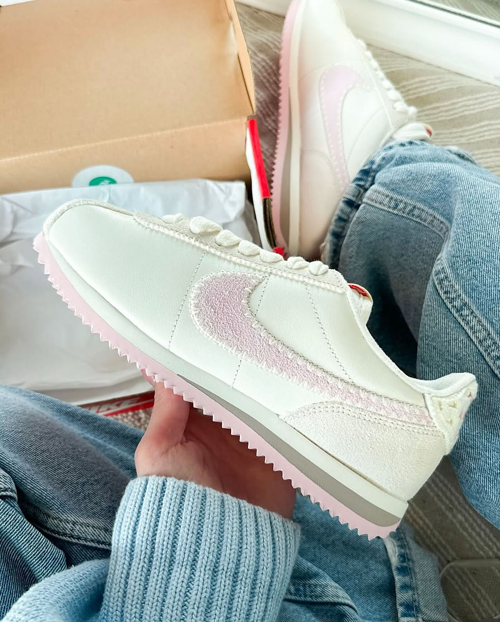 Thumbnail: Nike Cortez ‘Saint Valentin’