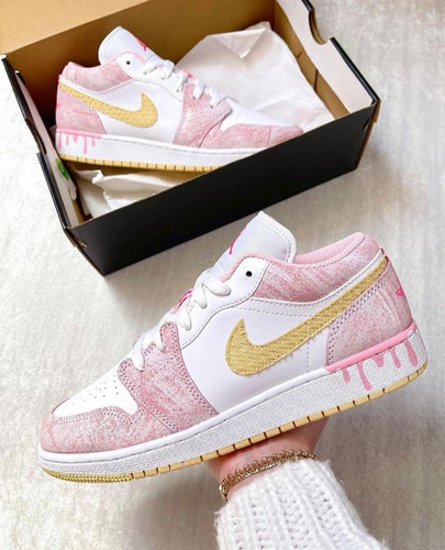 jordan 1 strawberry icecream