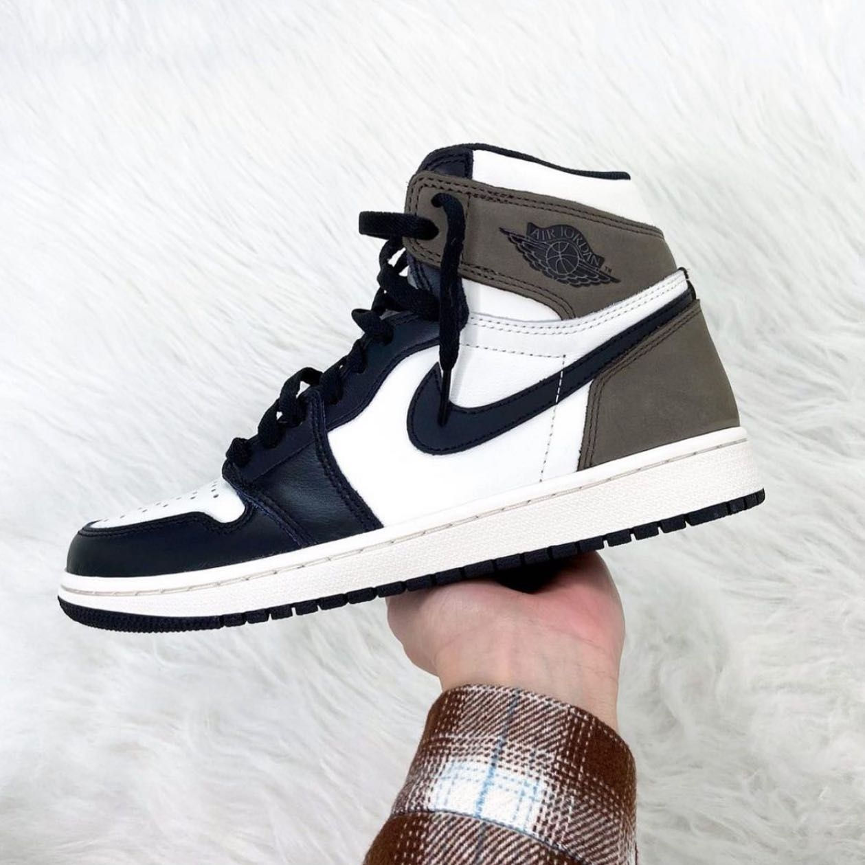 Nike Air Jordan 1 "Dark Mocha"
