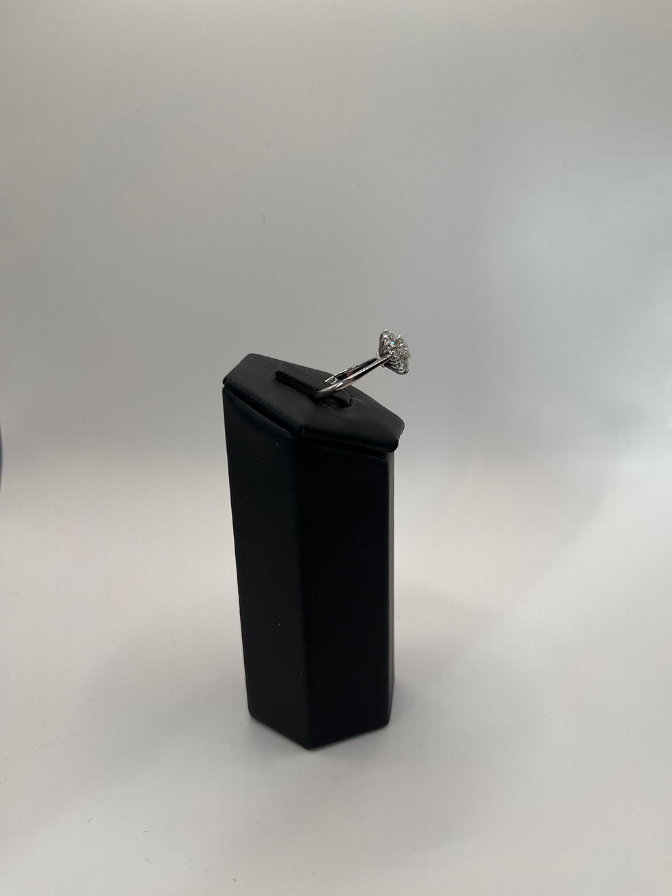 Miniatura: Anello oro bianco 18k con Diamanti
