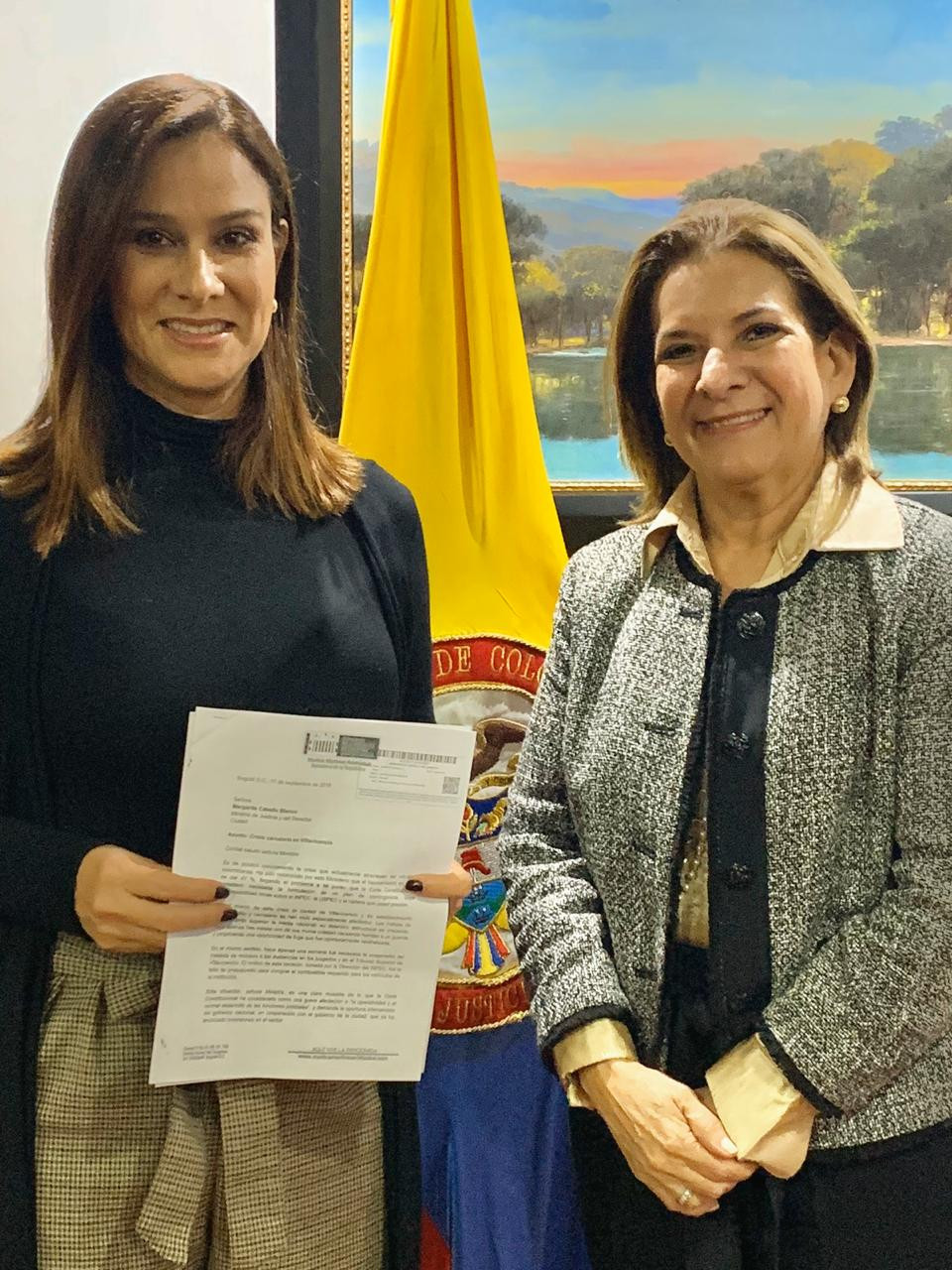 La Senadora Maritza Martínez en compañía de la Ministra de Justicia, Margarita Cabello