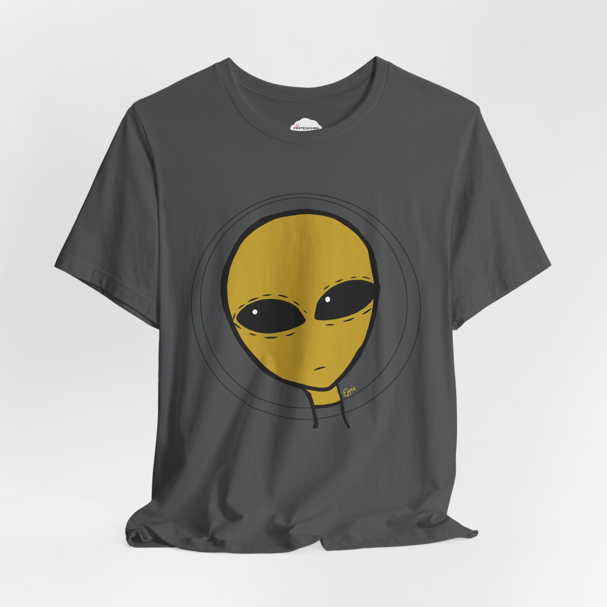 Observant Alien Face T-Shirt — Retro Minimalist UFO Graphic Tee