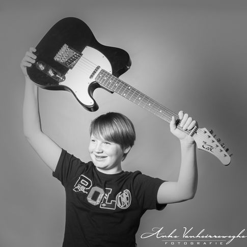 Viktor communie vormsel lentefeest drummen drumstel drummer Foto Anke Zulte