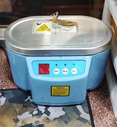 ULTRASONIC CLEANER WITH UVC LED