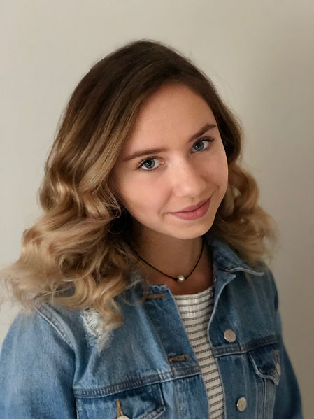 Kelsey Lindsay headshot .jpeg