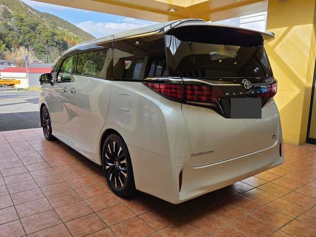 Thumbnail: Toyota Alphard 2024 – 2.5 Hybrid Executive Lounge E-Four 