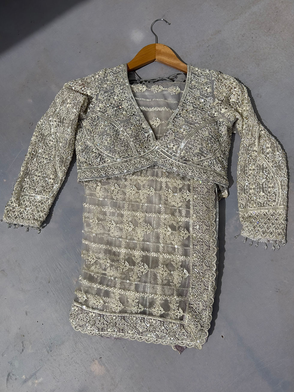 Thumbnail: Heavy net Pearl with stonework threadwork saree with full sleeve blouse 
