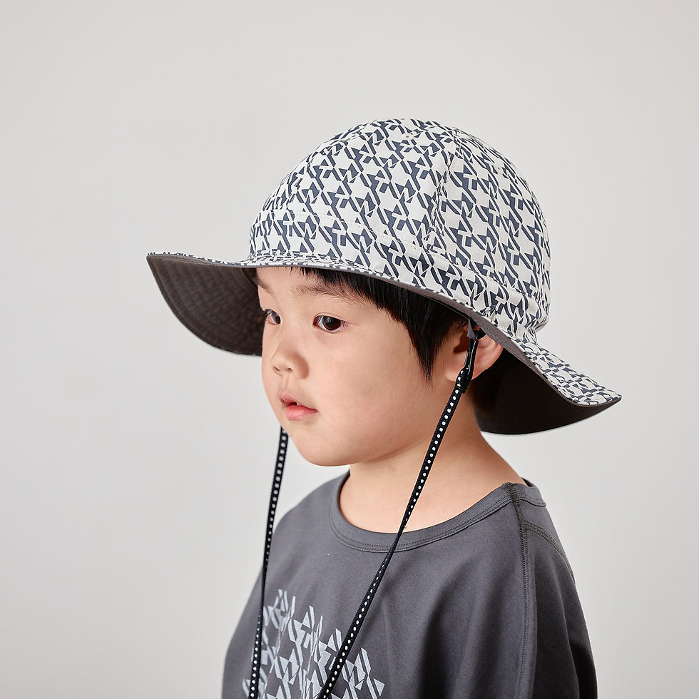 MT check reversible hat