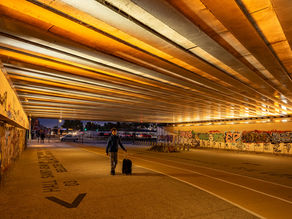 Pont SNCF à Bordeaux mis en lumière