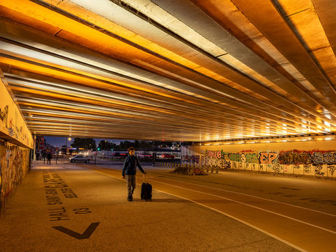 Pont SNCF à Bordeaux mis en lumière