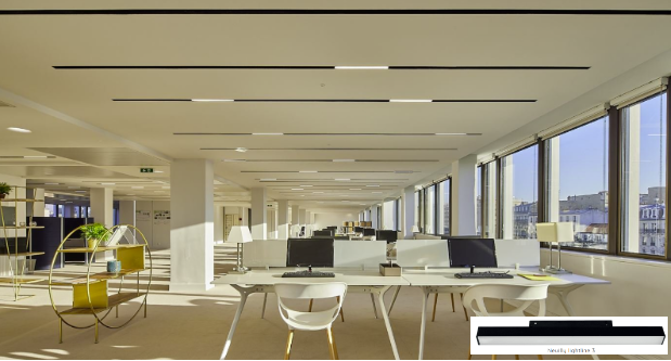 plafond équipé de luminaires confortables ©Aristide  