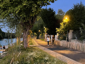 Eclairage public sur des berges renaturées