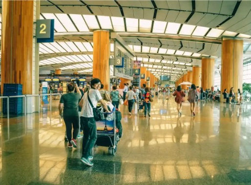 Del aeropuerto al alojamiento: la movilidad se integra en la experiencia turística