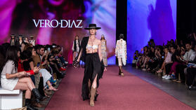Vero Díaz presenta ¨Summer of the 69¨ Colección Primavera - Verano 2020
en #MBFWMX