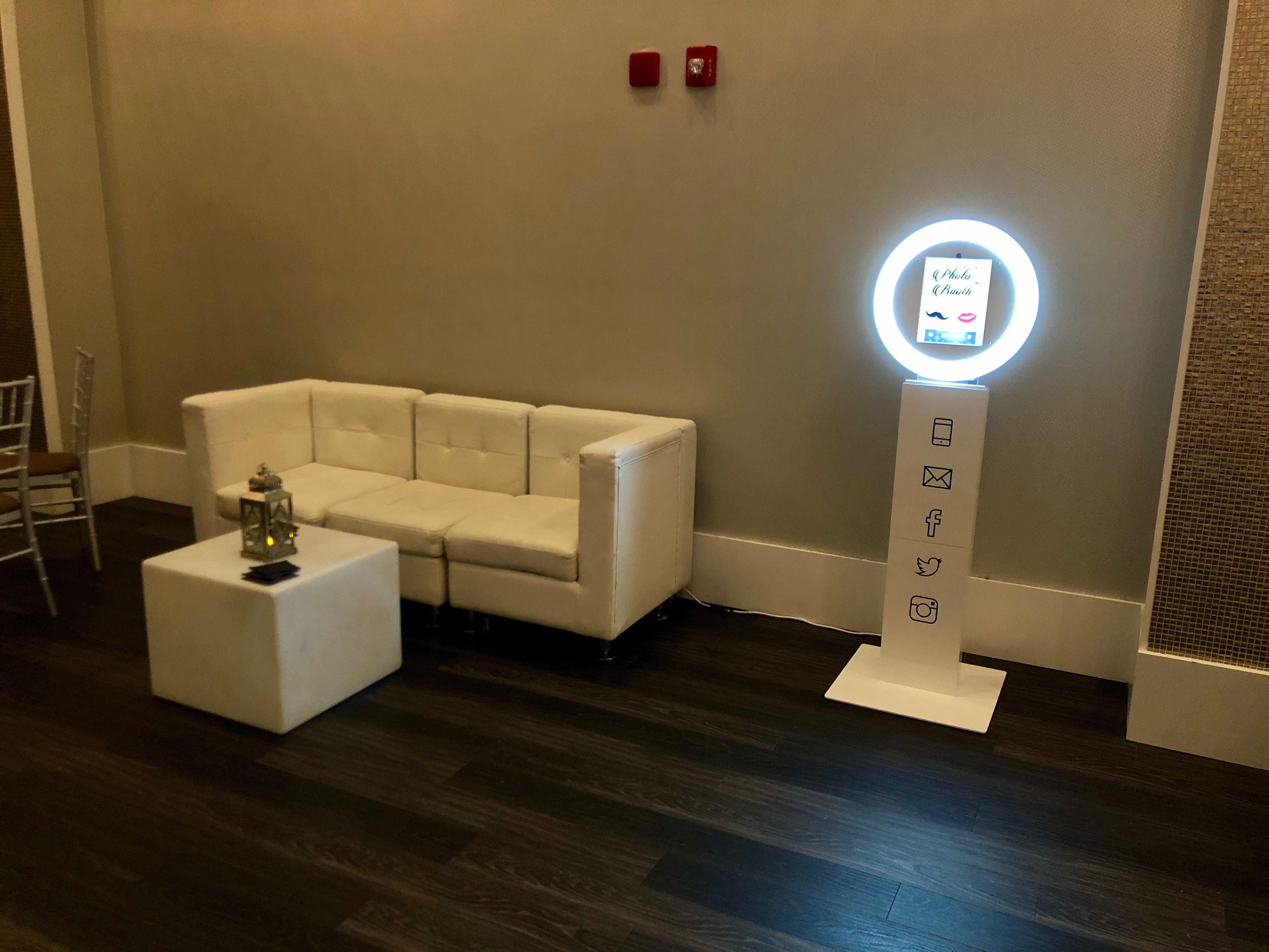 Dark Room Photo Booth PhotoBooths Open Air Mirror Red Carpet iPad