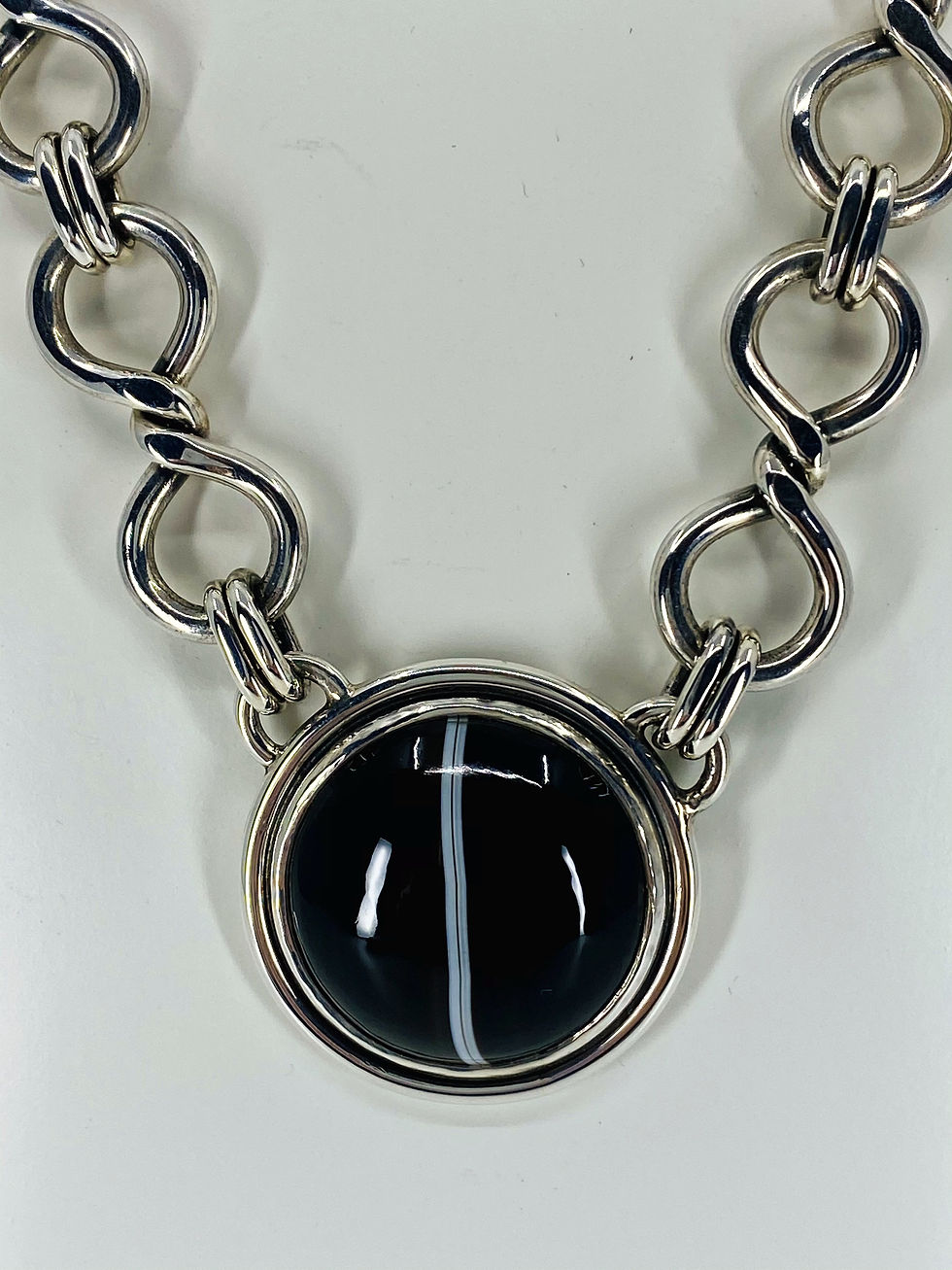 Thumbnail: BANDED AGATE AND SILVER NECKLACE