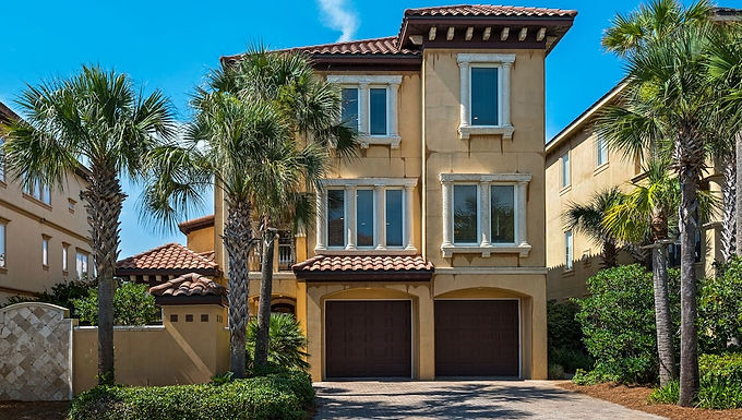 Spacious Updated Home With Ellevator