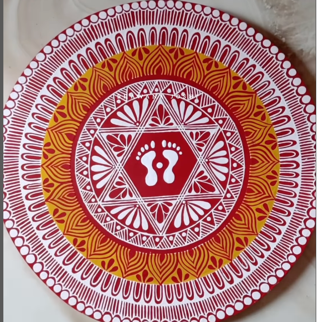 Kumaoni Aipan Wooden Wall Hanging – 8 Inch