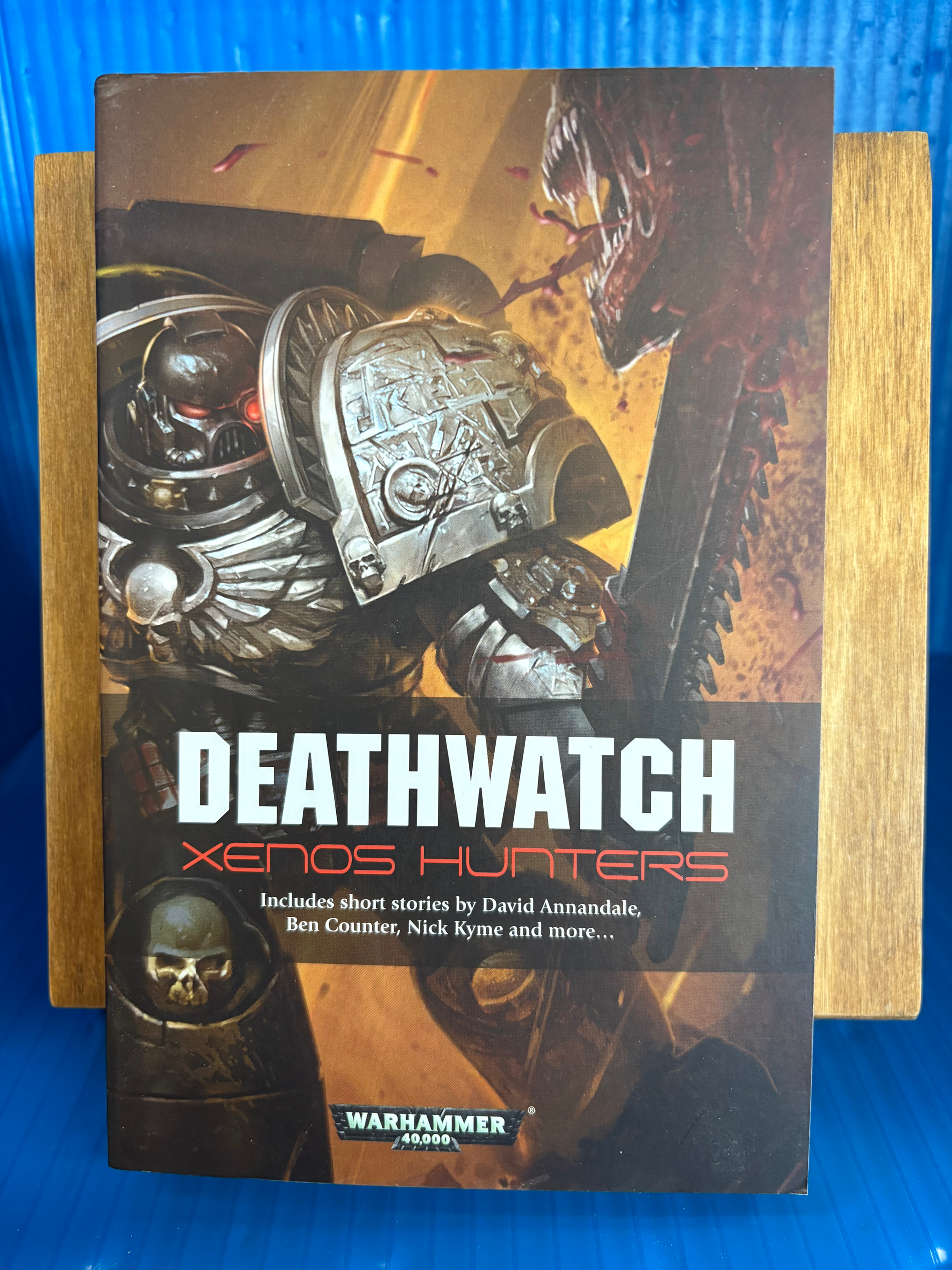 Warhammer: Deathwatch Xenos Hunters by Various Authors (paperback)