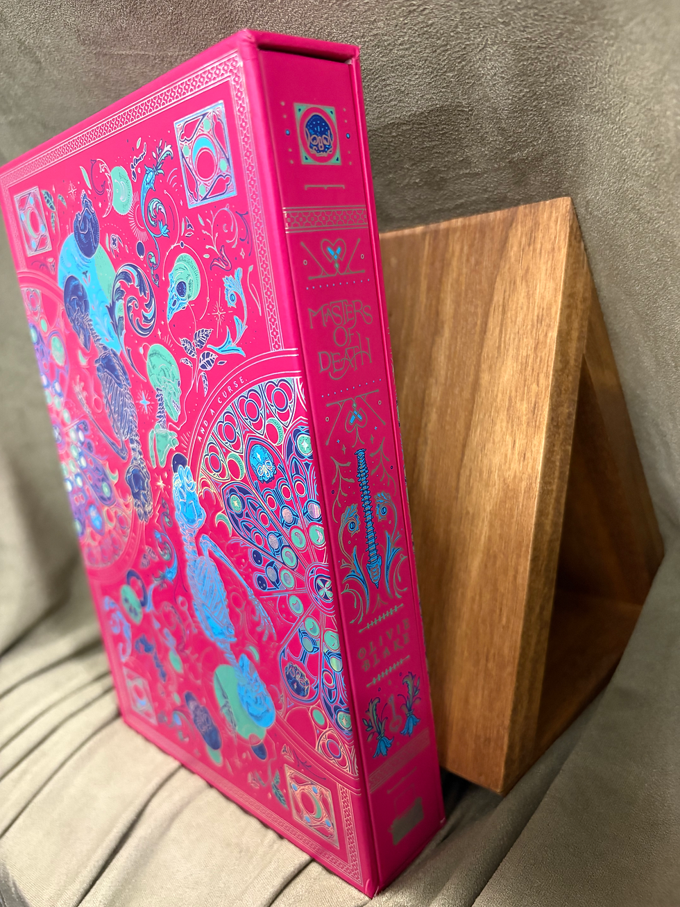 Thumbnail: Masters of Death by Olivie Blake (sprayed edges hardcover with sprayed edges)