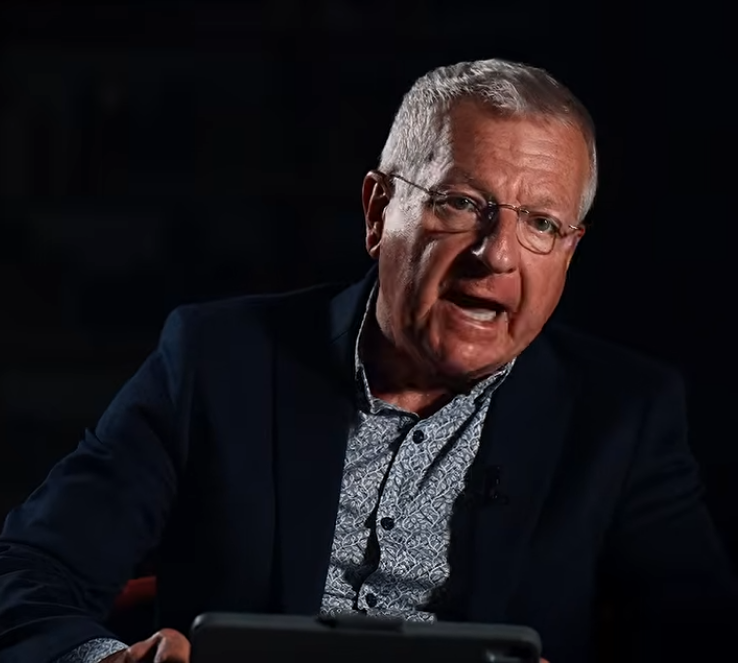 Unser Hauptfeind ist der Frieden. Schuldentilgung durch Krieg.Umbau zur Kriegsfähigkeit: Patrik Baabs augenöffnende Kritik an der politischen Entwicklung Deutschlands und Europas: Gehen oder bleiben?