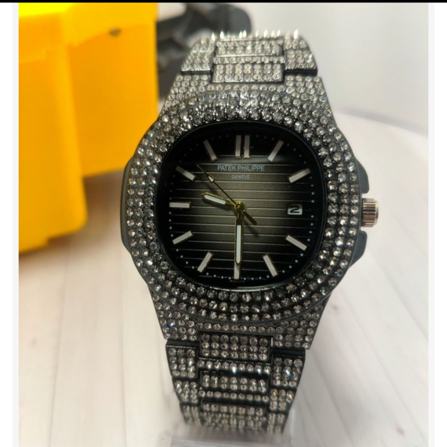RELÓGIO CRAVEJADO PRETO PATEK PHILIPPE
 FEMININO
