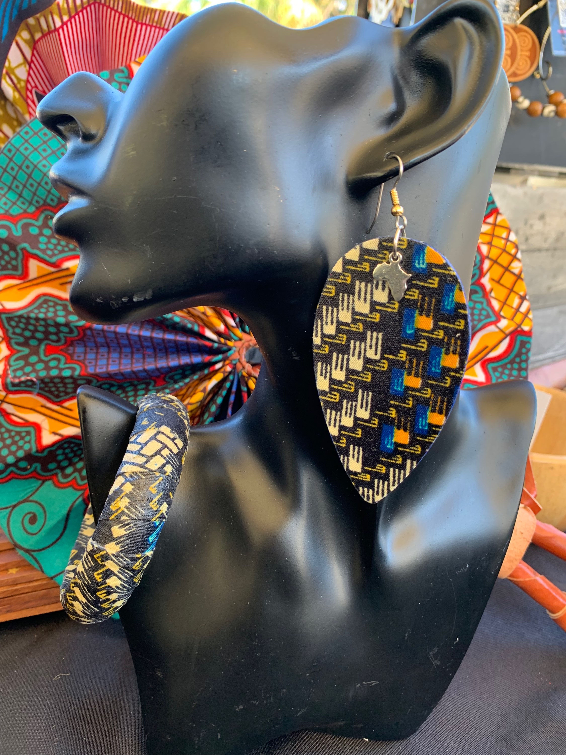 Africa Accent Earrings and Bracelet Gift Set 