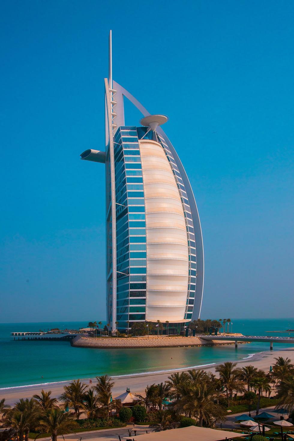 What to Pack for Dubai in Autumn 2026: Complete Weather & Dress Code Guide