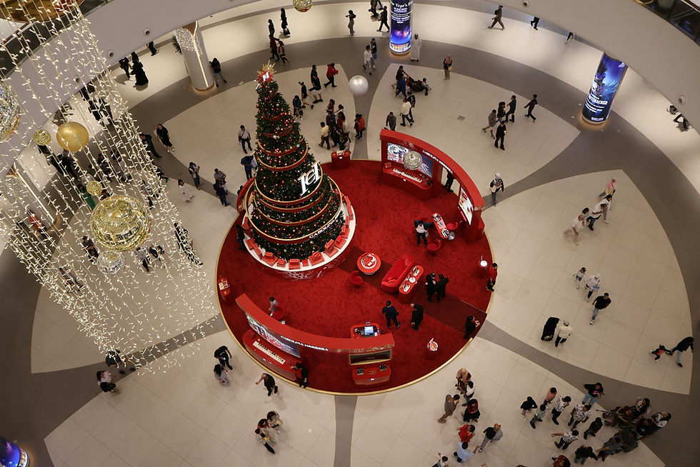 Dubai mall interior decor during Christmas of 2023