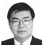photo_ProfZhenZhong_bw.png
