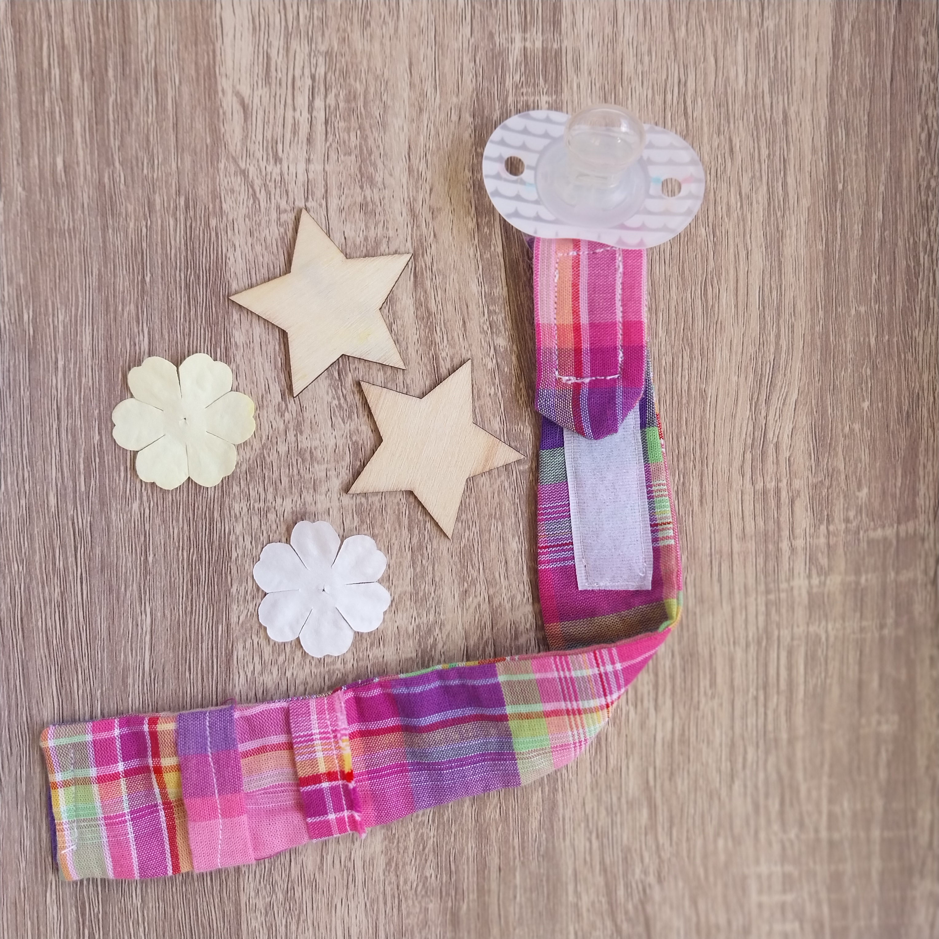 Bracelet  porte sucette nuit montre