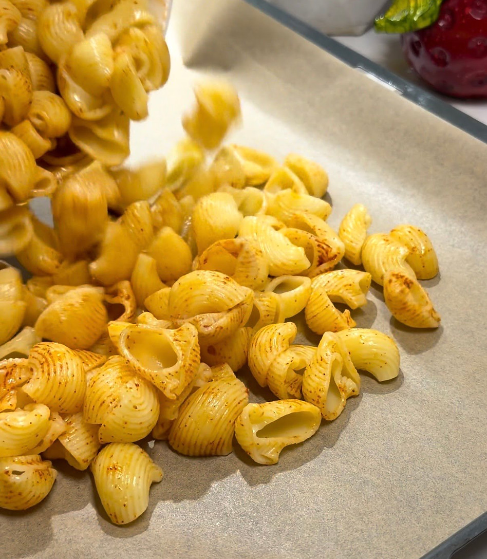 crispy baked pasta chips with seasoning